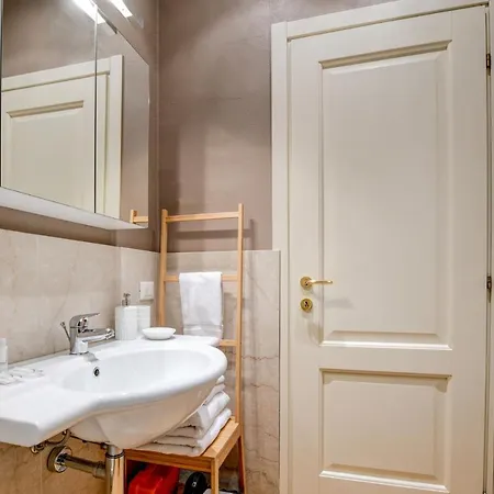 Happy Terrace - Town Centre Apartment *